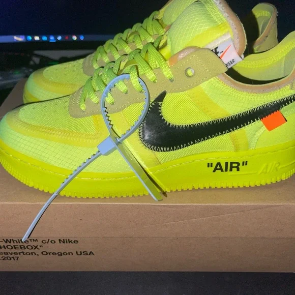 Off-white air force 1 volt size 8.5